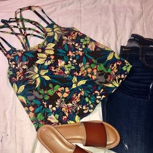 Beautiful floral shirt 💐